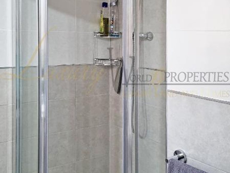 Apartment for Sale in Los Cristianos, Tenerife, España 14