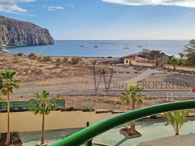 Apartment for Sale in Los Cristianos, Tenerife, España 2