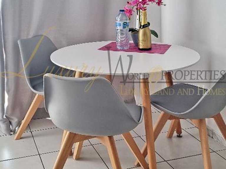 Apartment for Sale in Los Cristianos, Tenerife, España 9