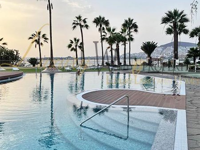 Apartment for Sale in Los Cristianos, Tenerife, España 16