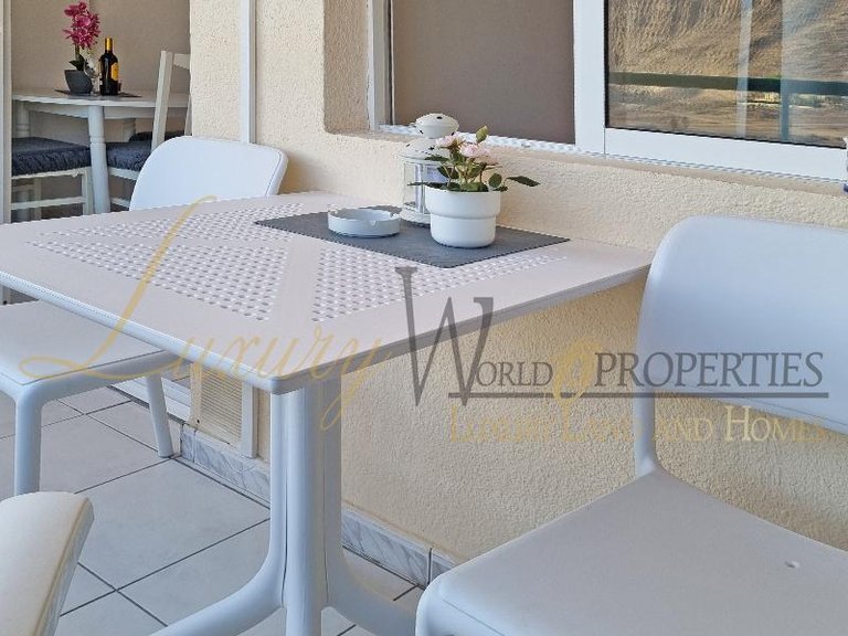 Apartment for Sale in Los Cristianos, Tenerife, España 6