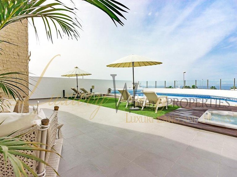Villa for Sale in Costa Adeje, Tenerife, España 6