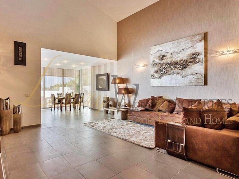 Villa for Sale in Costa Adeje, Tenerife, España 15