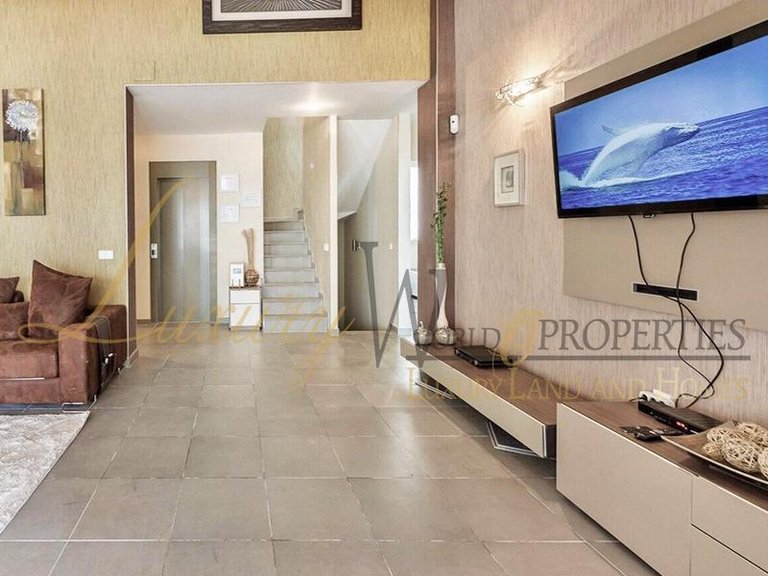 Villa for Sale in Costa Adeje, Tenerife, España 21