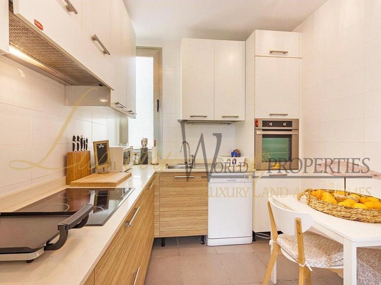 Villa for Sale in Costa Adeje, Tenerife, España 26