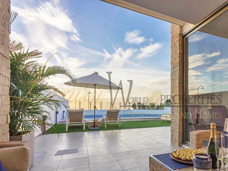 Villa for Sale in Costa Adeje, Tenerife, España 10