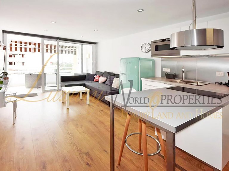 Apartment for Sale in Playa De Las Americas, Tenerife, España 2