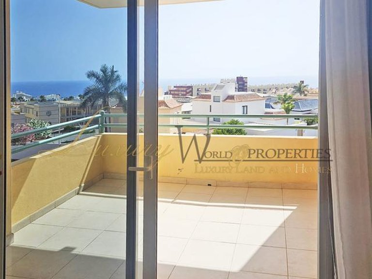 Apartment for Sale in Costa Adeje, Tenerife, España 3