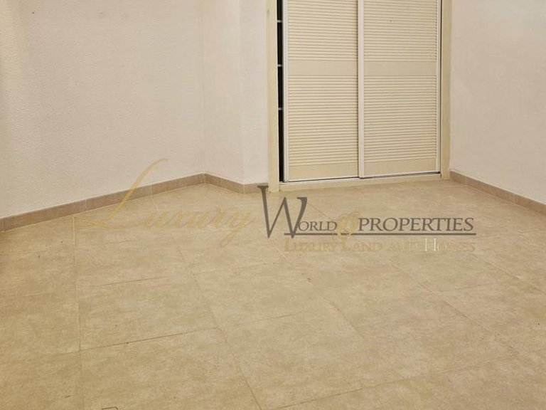 Apartment for Sale in Costa Adeje, Tenerife, España 11