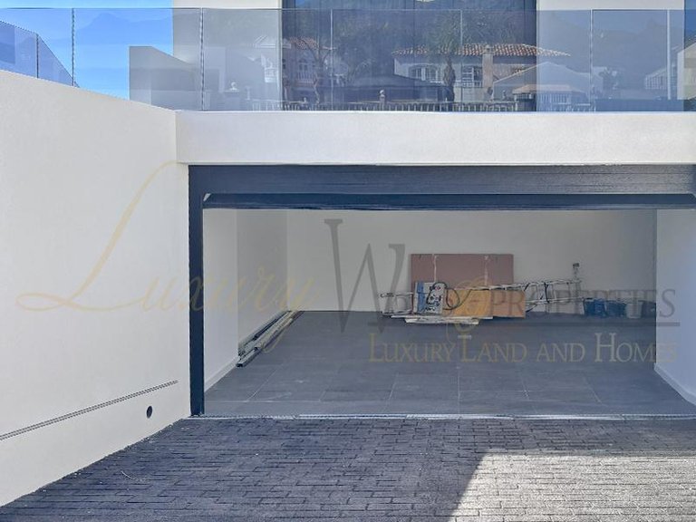 Villa for Sale in Costa Adeje, Tenerife, España 48