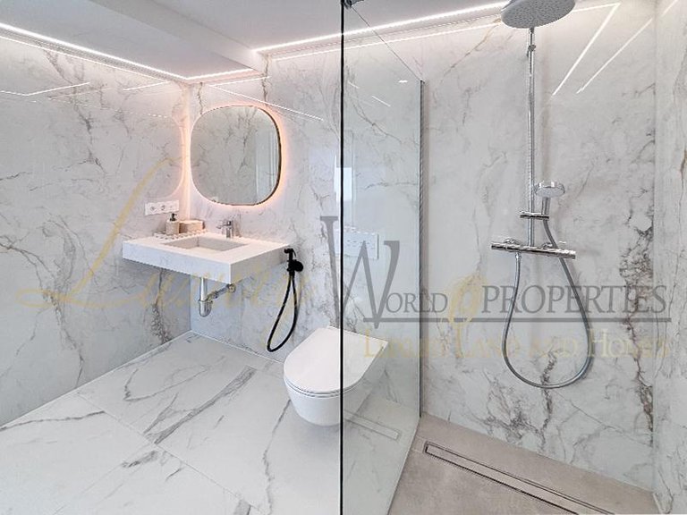 Villa for Sale in Costa Adeje, Tenerife, España 35