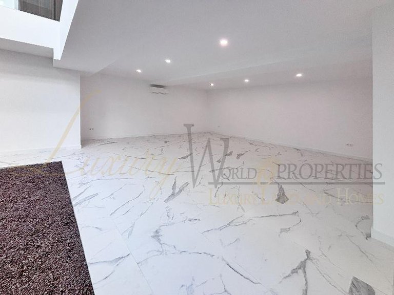 Villa for Sale in Costa Adeje, Tenerife, España 45