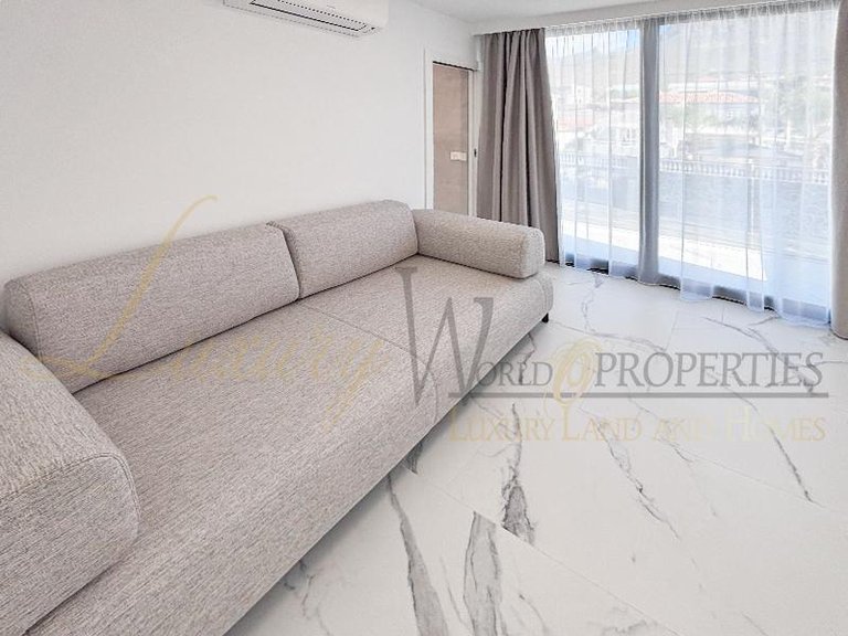 Villa for Sale in Costa Adeje, Tenerife, España 28