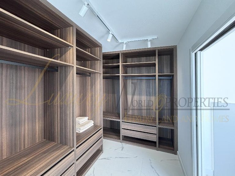 Villa for Sale in Costa Adeje, Tenerife, España 25