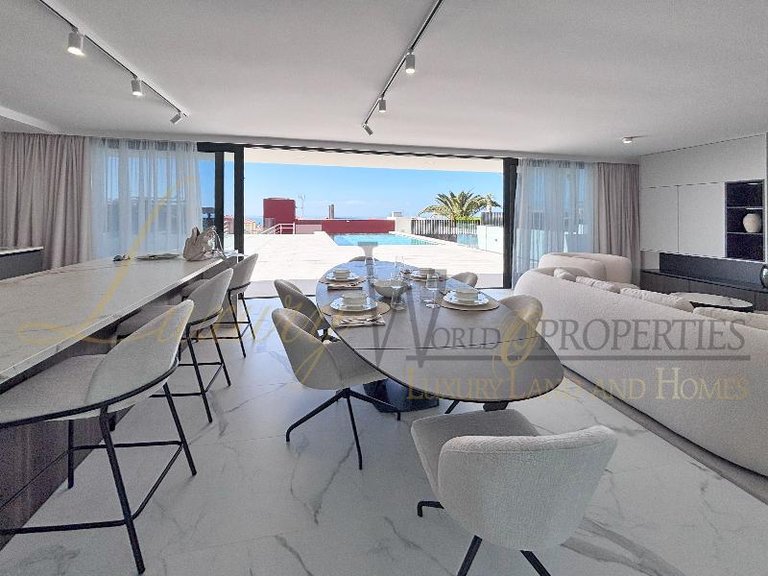 Villa for Sale in Costa Adeje, Tenerife, España 9