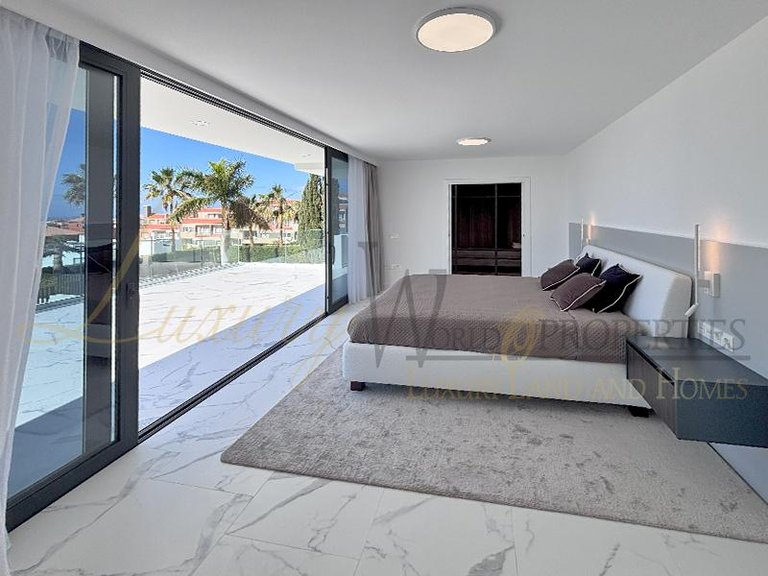 Villa for Sale in Costa Adeje, Tenerife, España 19