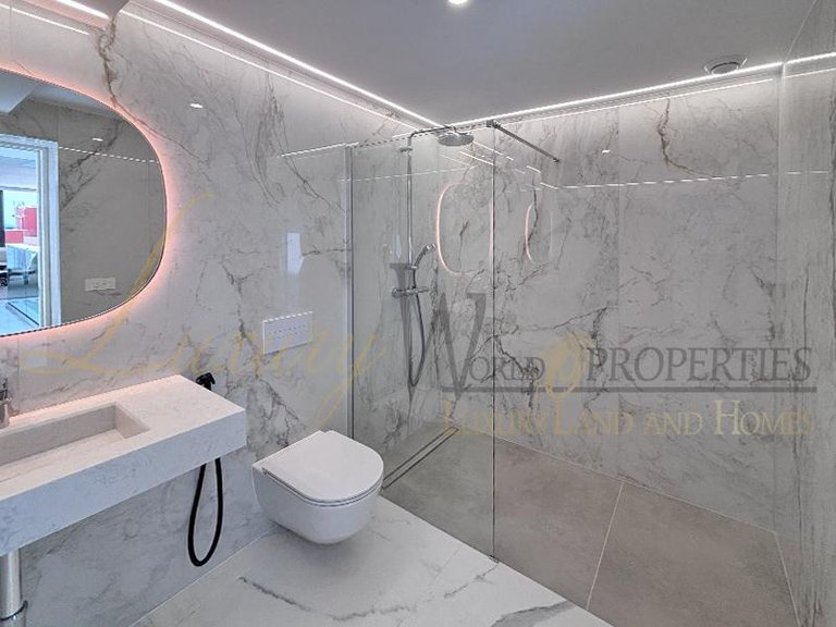 Villa for Sale in Costa Adeje, Tenerife, España 36