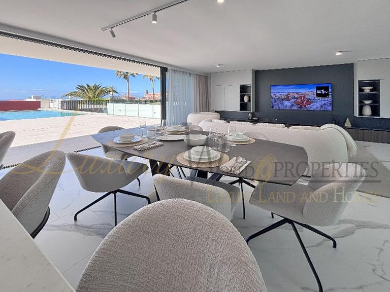 Villa for Sale in Costa Adeje, Tenerife, España 7