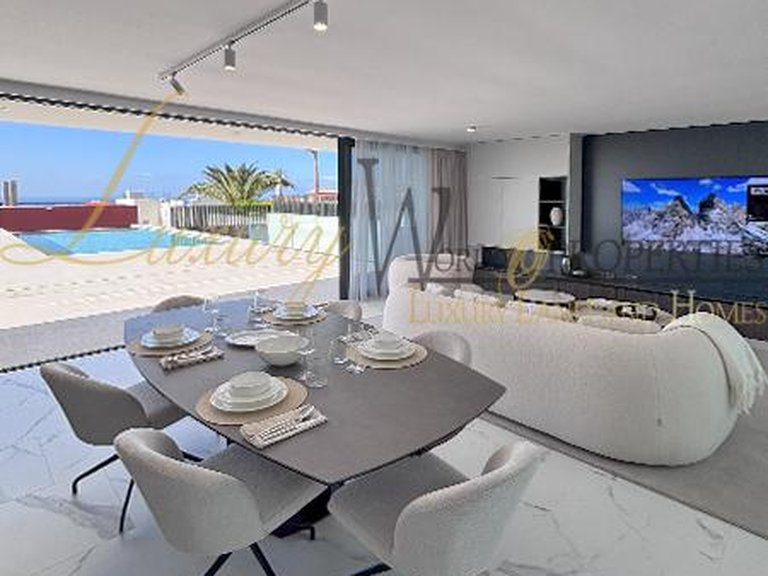 Villa for Sale in Costa Adeje, Tenerife, España 6