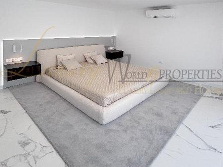 Villa for Sale in Costa Adeje, Tenerife, España 26