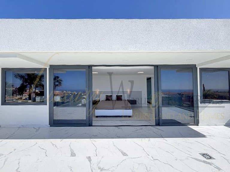 Villa for Sale in Costa Adeje, Tenerife, España 20