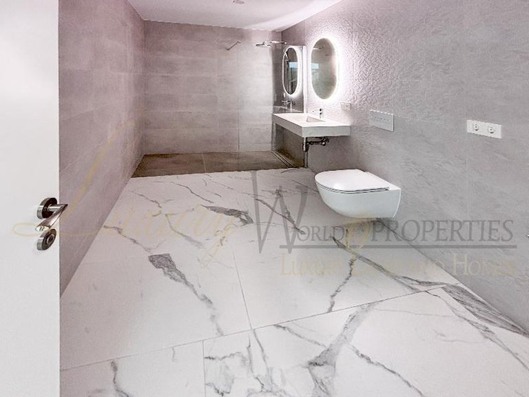 Villa for Sale in Costa Adeje, Tenerife, España 41