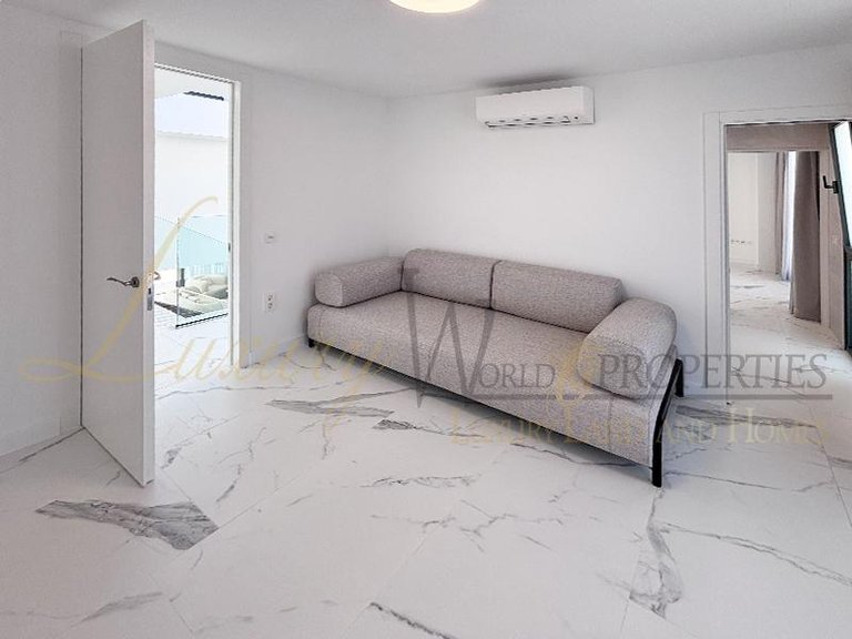 Villa for Sale in Costa Adeje, Tenerife, España 29