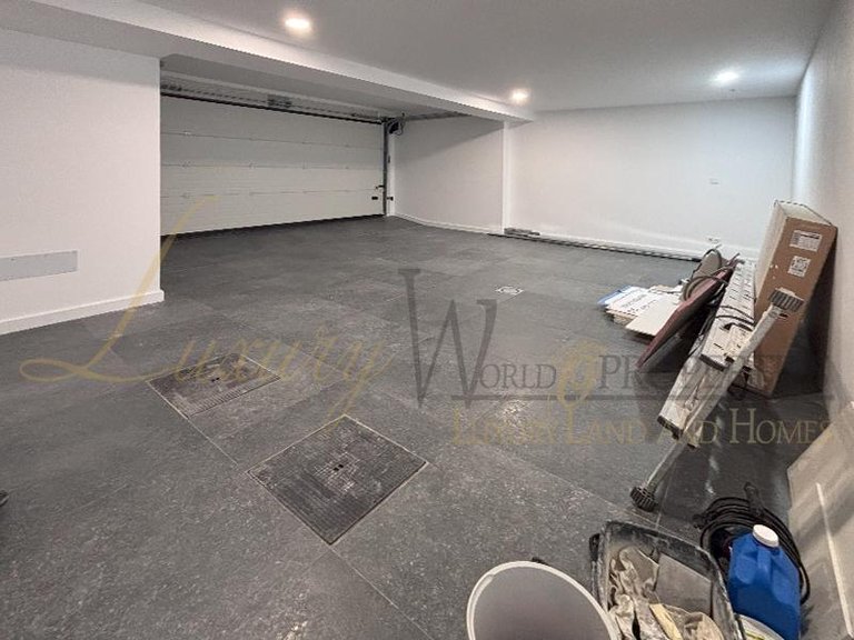 Villa for Sale in Costa Adeje, Tenerife, España 47