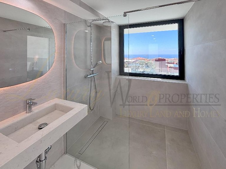 Villa for Sale in Costa Adeje, Tenerife, España 34