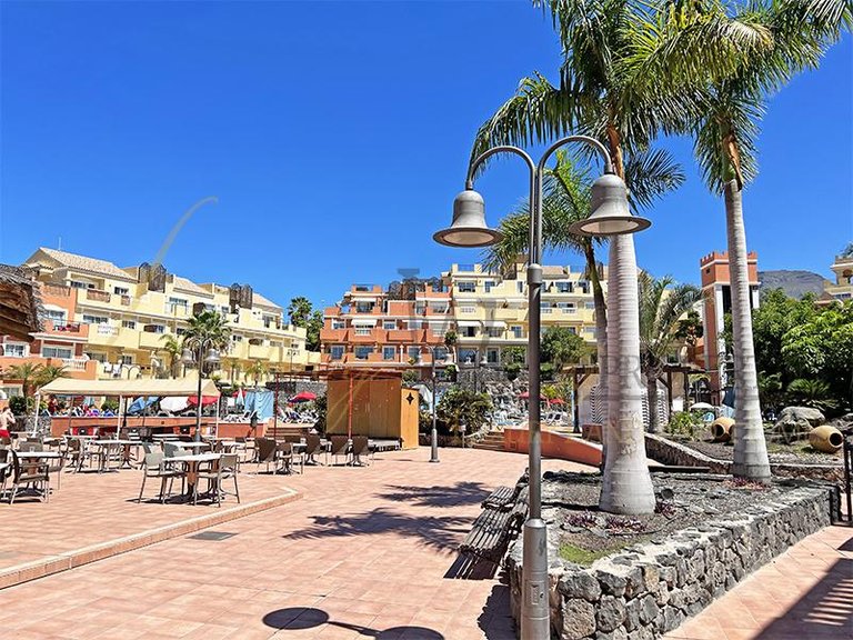 Apartment for Sale in Los Cristianos, Tenerife, España 12