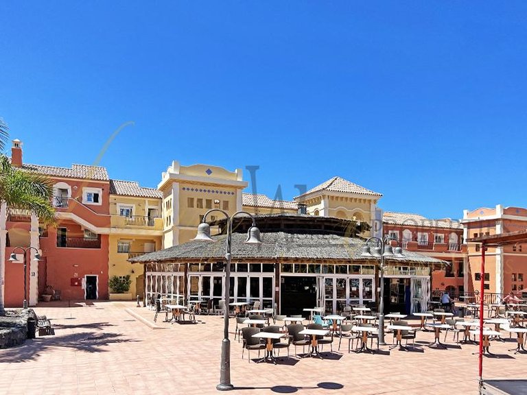 Apartment for Sale in Los Cristianos, Tenerife, España 11