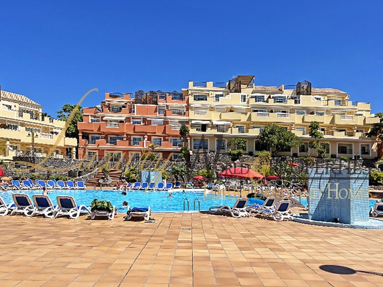 Apartment for Sale in Los Cristianos, Tenerife, España 1