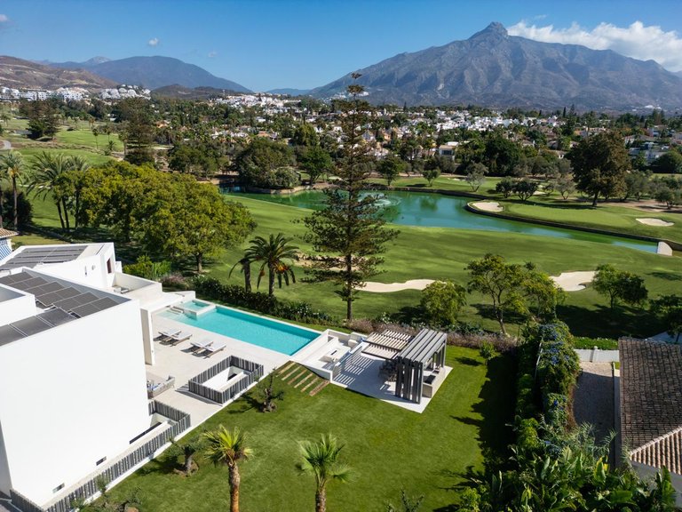 Villa for Sale in Marbella, Malaga 5