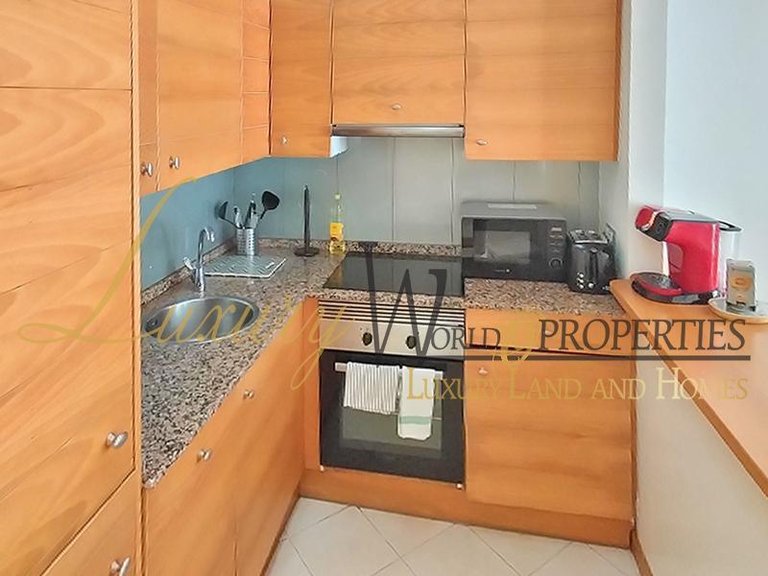 Apartment for Sale in Playa Paraiso, Tenerife, España 5