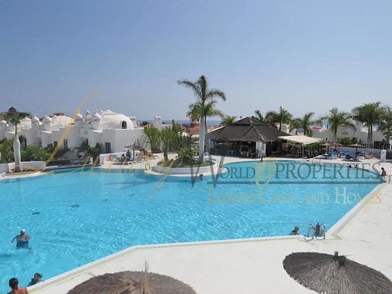 Apartment for Sale in Playa Paraiso, Tenerife, España 1