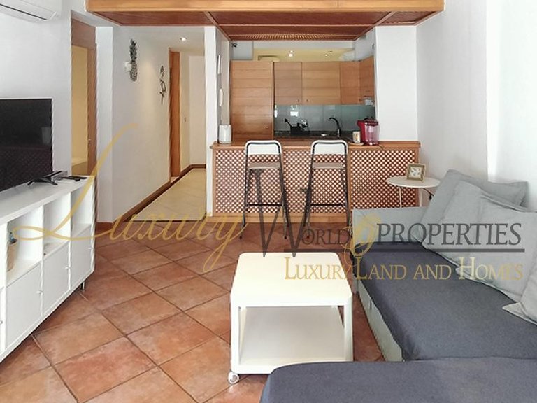Apartment for Sale in Playa Paraiso, Tenerife, España 3