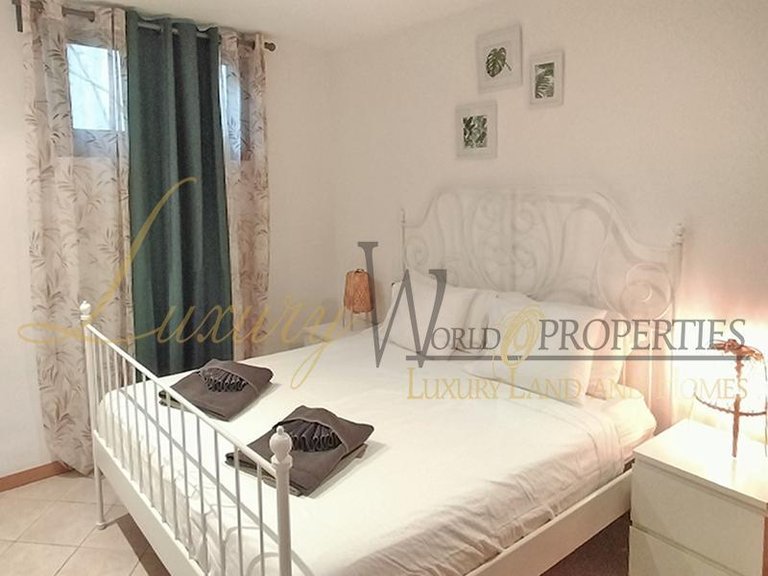 Apartment for Sale in Playa Paraiso, Tenerife, España 9