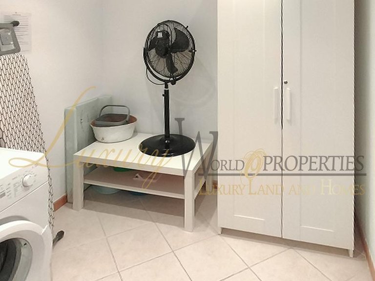 Apartment for Sale in Playa Paraiso, Tenerife, España 14