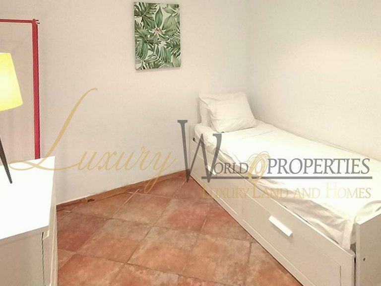 Apartment for Sale in Playa Paraiso, Tenerife, España 12