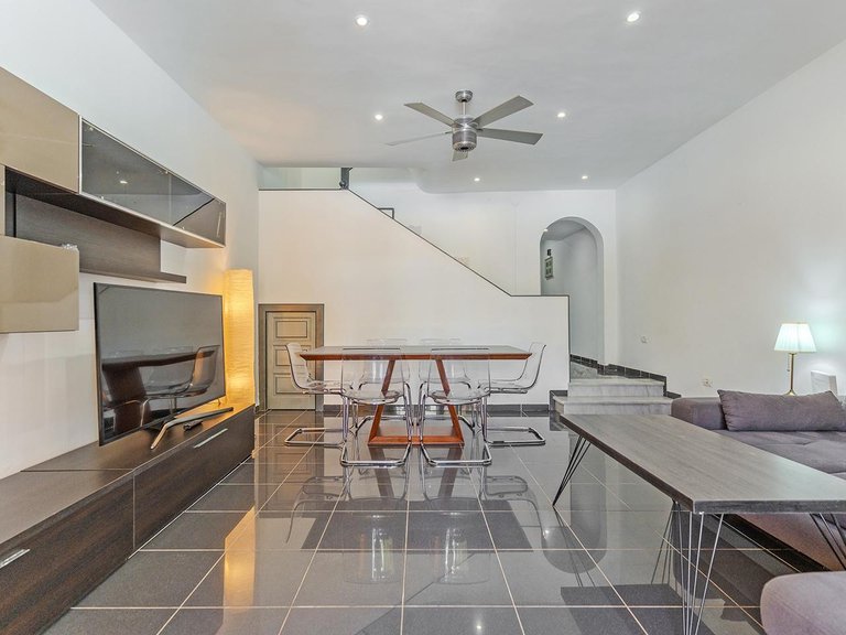 Villa for Sale in Playa De Las Americas, Tenerife, España 6