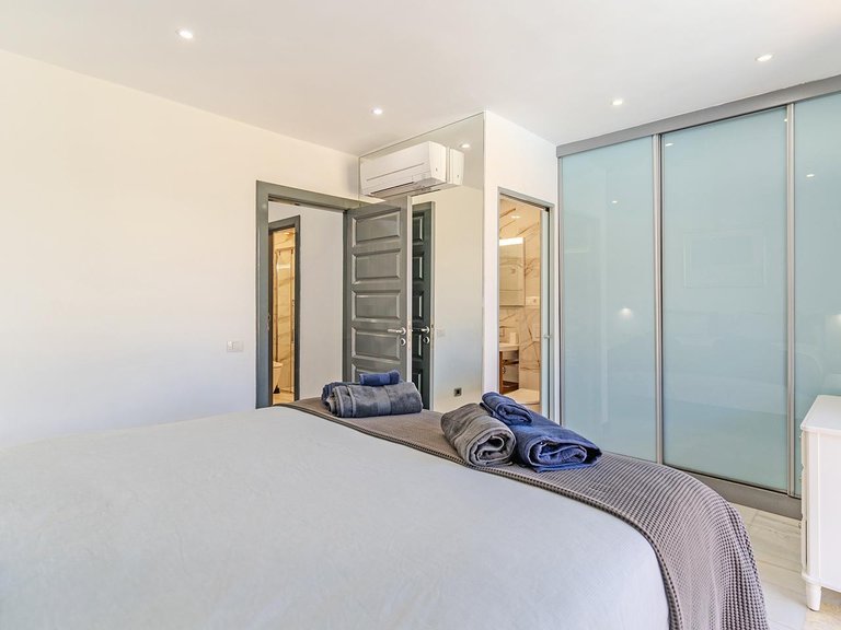 Villa for Sale in Playa De Las Americas, Tenerife, España 30