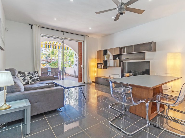 Villa for Sale in Playa De Las Americas, Tenerife, España 2