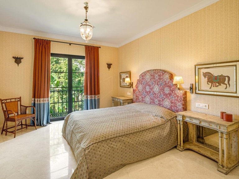 Villa for Sale in Benahavís, Malaga 14