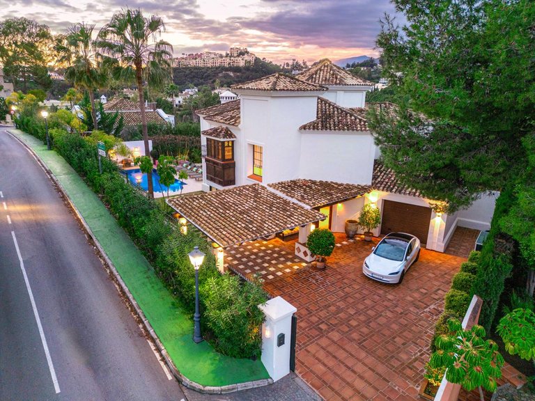 Villa for Sale in Benahavís, Malaga 23