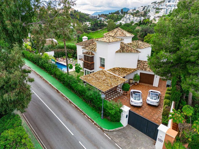 Villa for Sale in Benahavís, Malaga 17