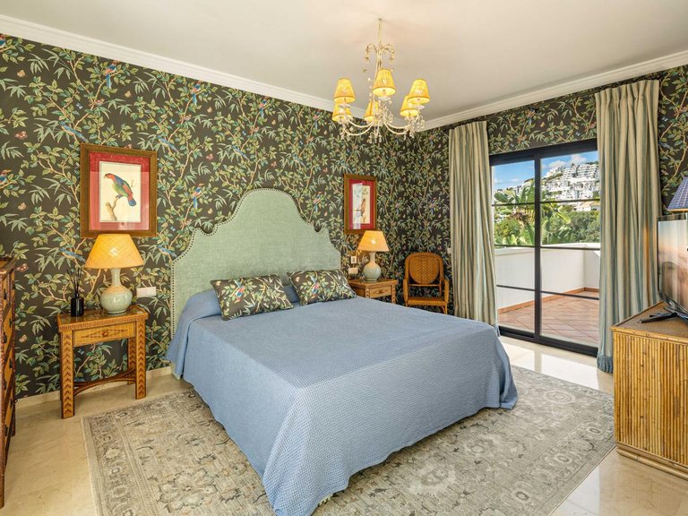 Villa for Sale in Benahavís, Malaga 21