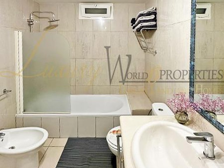 Apartment for Sale in Costa Adeje, Tenerife, España 11