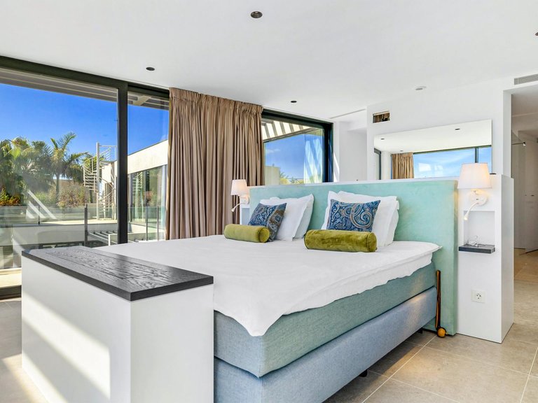 Villa for Sale in Benahavis, Malaga 11