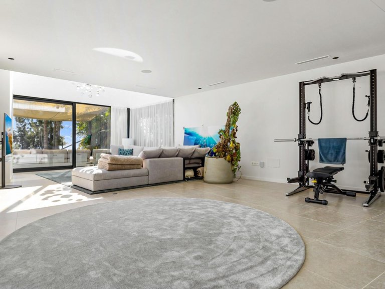 Villa for Sale in Benahavis, Malaga 5