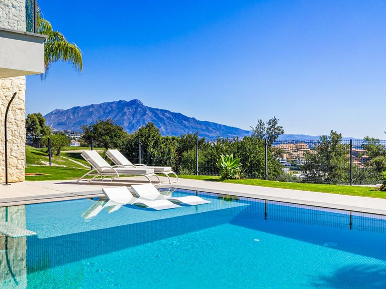 Villa for Sale in Benahavis, Malaga 20